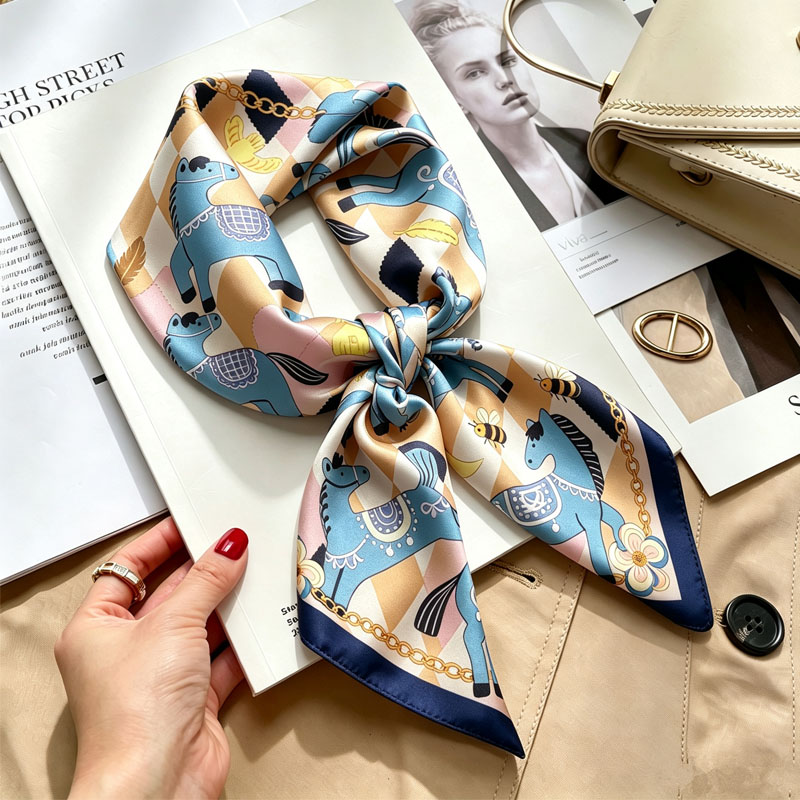 Women Accessories Brands - ผ้าพันคอไหมพิมพ์ลาย 70*70 ซม. สำหรับผู้หญิง ผ้าพันคอไหมซาตินทรงสี่เหลี่ยม ผ้าคลุมไหล่